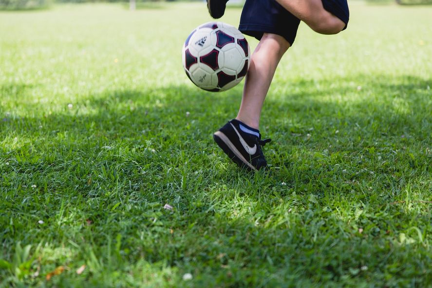 Los clubes de barrio cumplen una función social y deportiva sin igual. Ahora, con el furor del Mundial, volvieron a ser reivindicados por su rol formativo.