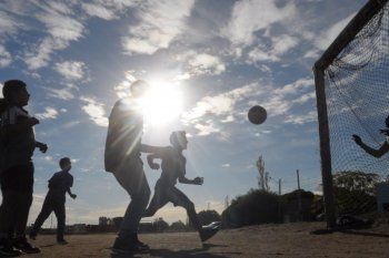En Bolívar quieren construir una cancha en cada barrio en homenaje a Maradona