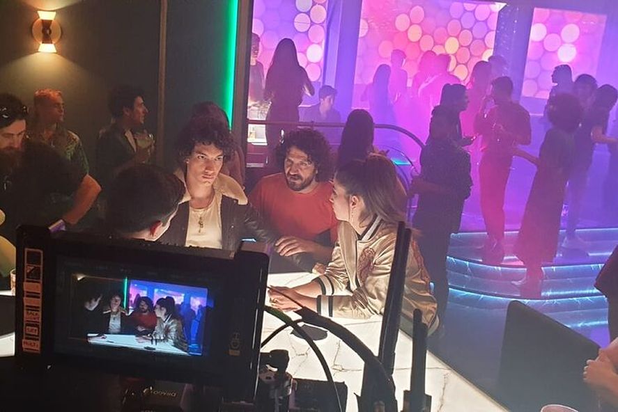 Jorge Torregrosa, dirigiendo Élite, para Netflix