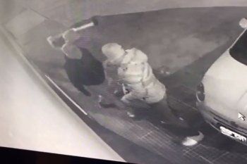 entre cinco y a mazazos: asi entro a robar a una casa de gonnet una banda de encapuchados