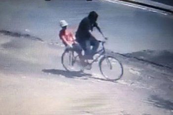 casi linchan y detienen a un hombre acusado de abusar de dos nenes de 8 y 10 anos en un descampado