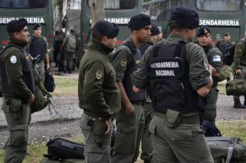 investigan si 15 gendarmes torturaron a varios vecinos en un procedimiento por la cuarentena obligatoria