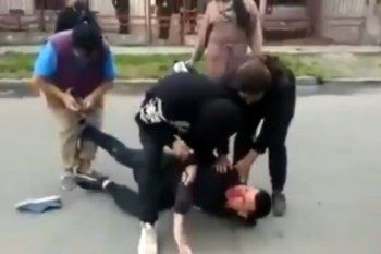 casi linchan a un delincuente mientras pedia clemencia por ser padre