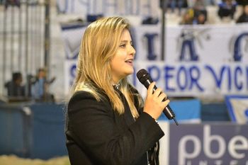 la piba de quilmes que enfrento los prejuicios con su voz