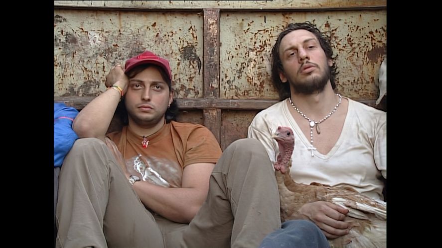 Franco Tirri interpreta a "El Chiqui" en Okupas, la serie argentina del 2000 disponible en Netflix