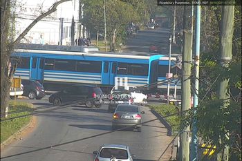 El trágico caso fue en el paso nivel de calle Sarmiento en Morón