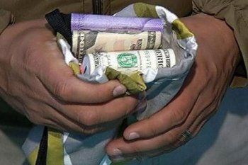 Buscan a un hombre que robó 40.000 dólares en Necochea