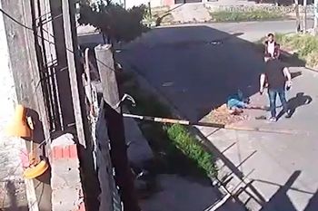 Uno de los agresores había estado un rato antes tomando cerveza con la víctima