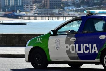 mar del plata: un policia dopo y violo a su expareja