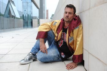 Chano continúa internado en terapia intensiva 