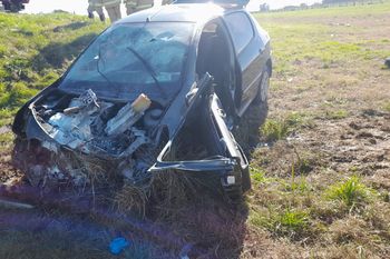 en un vuelco de un auto en la ruta 2 murio una jubilada