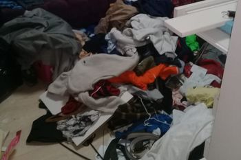 Así quedó un sector de la casa del hombre asaltado junto a su familia en City Bell