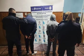 Los dos mayores detenidos acusados de quemacoches. También cayó un menor
