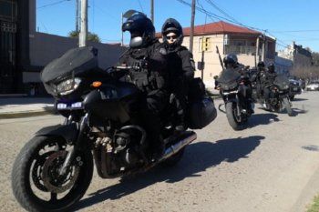 moreno: un inspector municipal le robo la moto a un policia