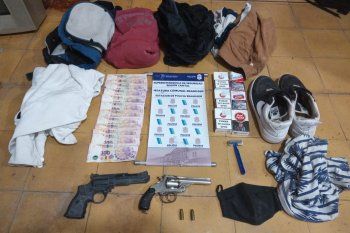 Secuestraron armas y prendas de vestir de interés para la causa