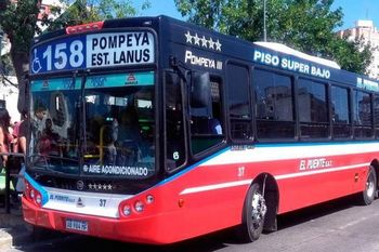El colectivero fue baleado mientras realizaba un recorrido en Lanús