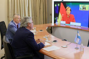 Alberto Fernández dialogó con Ángela Merkel sobre la negociación con el FMI