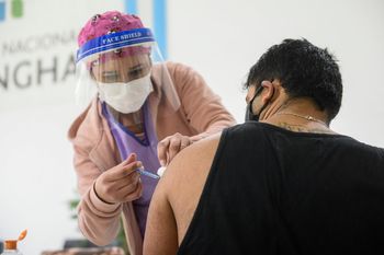 La campaña de vacunación contra el coronavirus no se detiene