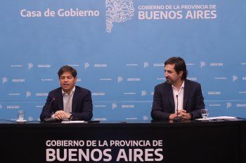 Axel Kicillof y su ministro de Salud, Nicolás Kreplak, encabezan el anuncio.
