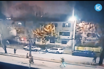 Las imágenes de la barbarie: de milagro no hubo un muerto en el cruce de violentos.