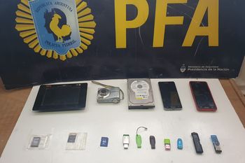 Los elementos incautados en el procedimiento por pornografía infantil en General Madariaga