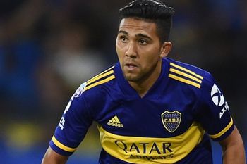 detienen a un ex futbolista de boca por uso de arma y robo