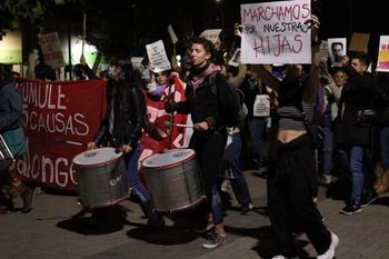Bolívar salió a la calle y marchó contra el ex diputado Manuel Mosca, acusado de abuso sexual ( Foto presente Noticias) 