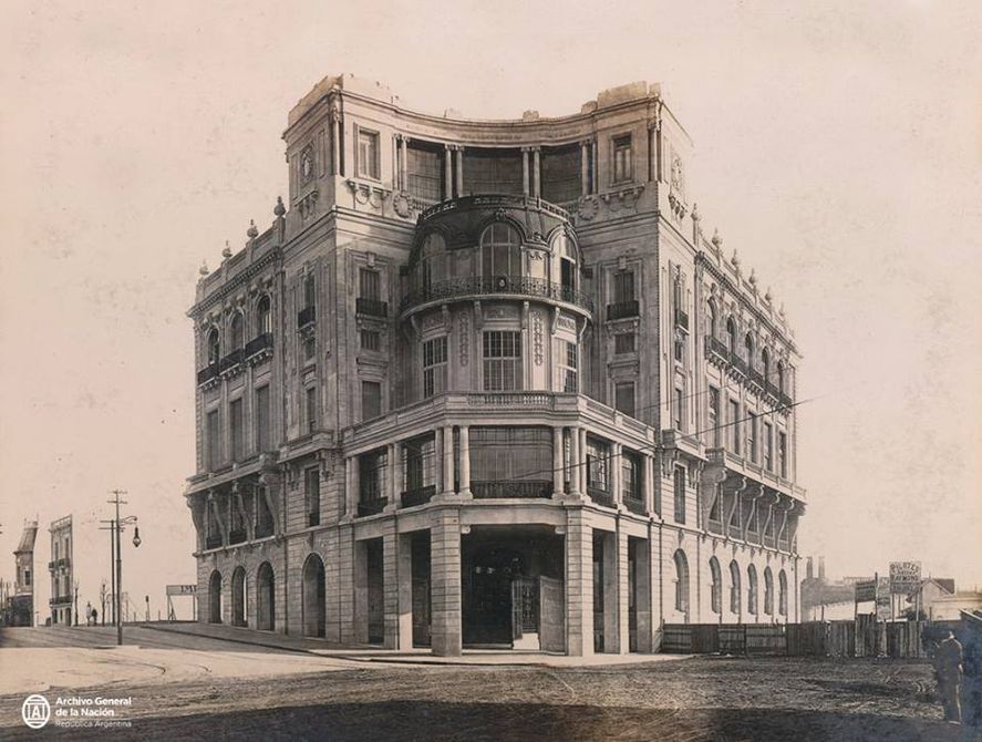 En el aniversario de la fundación de Mar del Plata, en Twitter se hizo viral la historia de un edificio que fue el primer club de la ciudad.