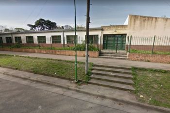 la plata: provocan dano e intentan robar 11 notebooks de una escuela