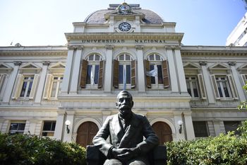 La UNLP instaló un sistema de wifi abierto en todas sus dependencias para toda la comunidad universitaria