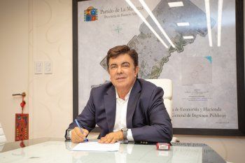 fernando espinoza firmo un aumento salarial del 70% para municipales de la matanza