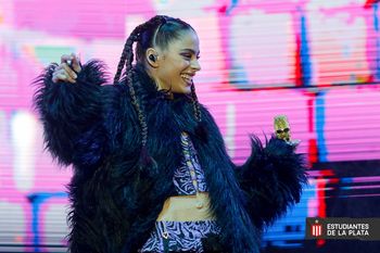 en una noche inolvidable, tini se llevo la llave de la ciudad de la plata