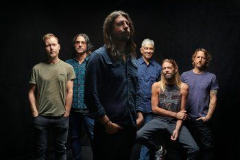 Salió “Medicine at Midnight”, el décimo disco de los Foo Fighters