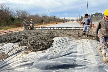 Obras de pavimentación en la Ruta Provincial 24 de Moreno