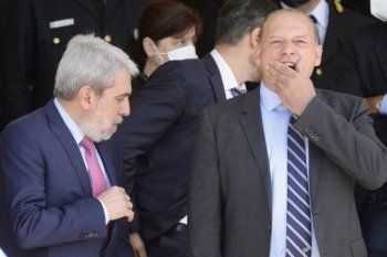 Aníbal Fernández publicó una ironía sobre los casos de intoxicación con cocaína adulterada y Sergio Berni le contestó
