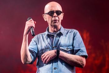 El Indio Solari presente con su música en el cierre de campaña del Frente de Todos.