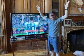 anda paalla bobo: el gobierno tambien festejo el mundial