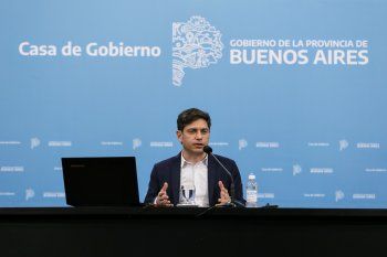 Kicillof anunció un plan de viviendas en medio de las tomas.