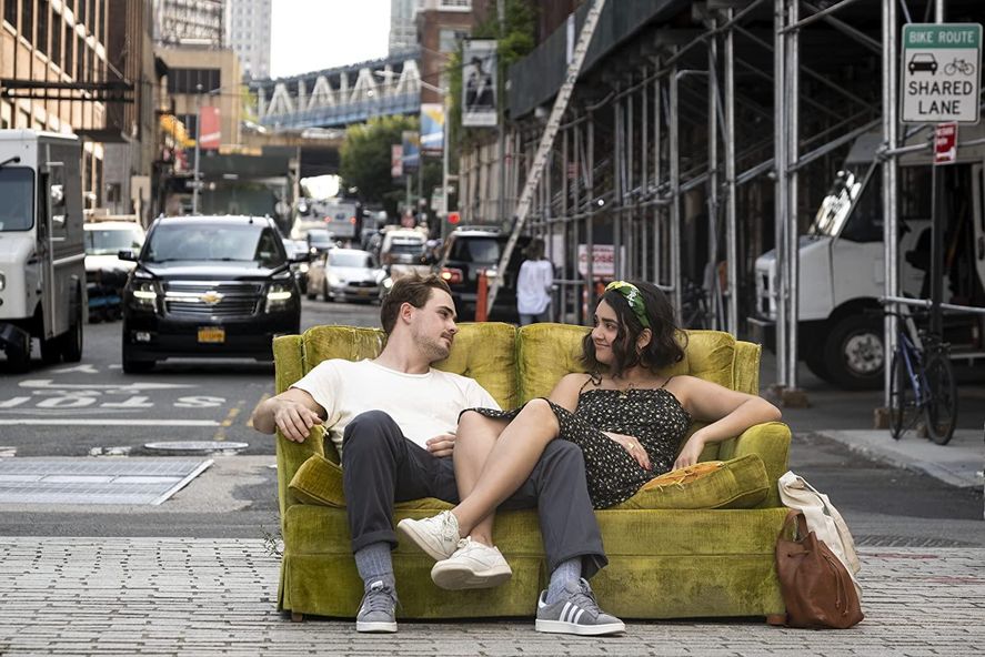 Uno de los estrenos de Netflix durante esta semana es esta comedia dramática de romance que está dirigida por Natalie Krinsky.