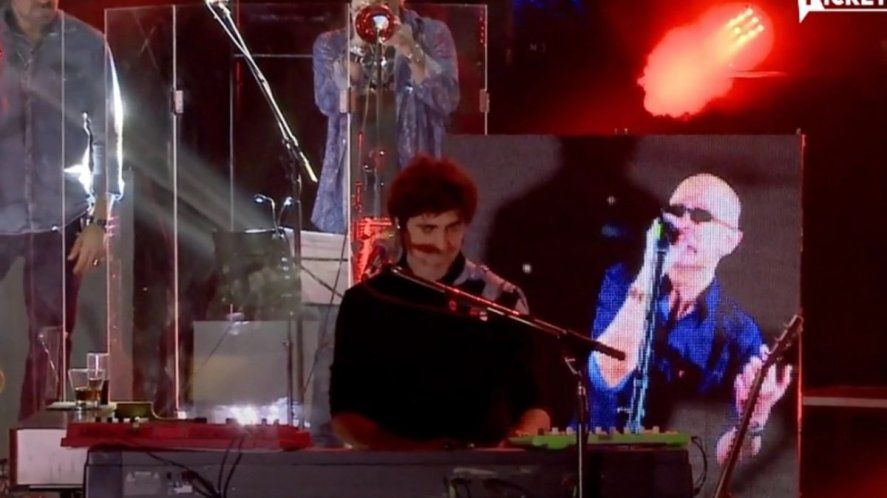 Los Fundamentalistas y el Indio Solari festejando, vía streaming, sus 15 años juntos