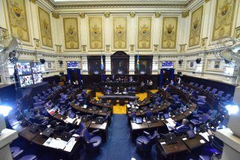 Media sanción al proyecto que habilita a la provincia a conseguir sus propias vacunas