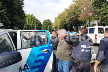 El momento de la detención del Pata Medina en La Plata. 