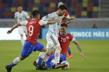 Lionel Messi en el partido entre Argentina y Chile por las Eliminatorias Sudamericanas