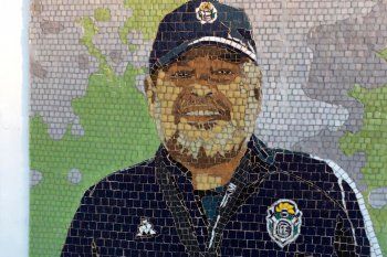 El Bosque ya luce el mural de Maradona.