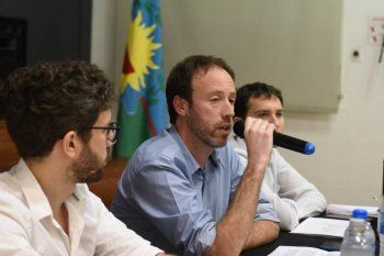 La Provincia puso fecha para las paritarias con estatales y docentes.