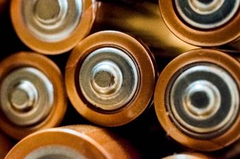 En los Puntos Verdes se reciben pilas, aceite usado, cartón y otros materiales