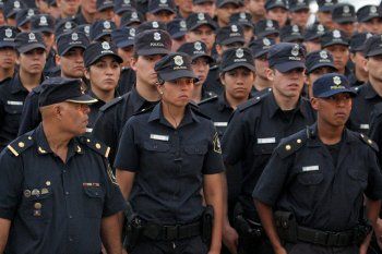 Tras el anuncio de Kicillof se conocieron los nuevos sueldos de la Policía Bonaerense 