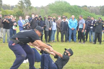 Axel Kicillof pondrá en marcha la nueva policía rural con el egreso de los primeros mil egresados de la Escuela de Policía Rural 
