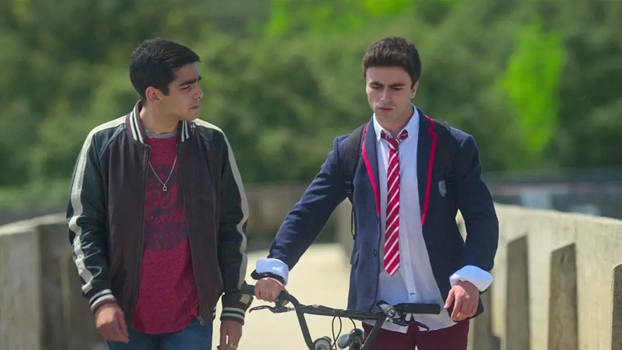 Itzan Escamilla (Samuel) y Omar Ayuso (Omar)