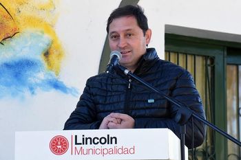 EL intendente de Lincoln, SAlvador Serenal